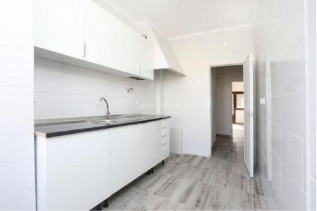 Apartamento T3 - 3º Andar com Excelente Localização - Photo 3