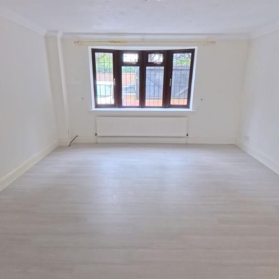 4 bedroom detached house to rent - Photo 1