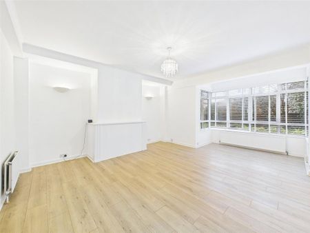 4 bedroom apartment to rent - Photo 2