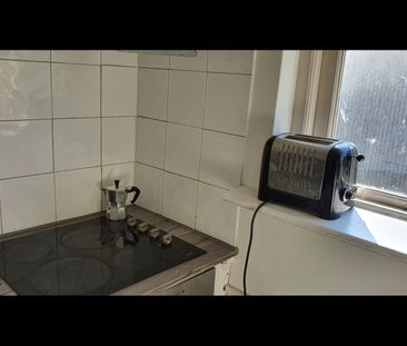 2 Bed Flat, Ashmead Road, SE8 - Photo 3