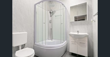 Spacious family home - Photo 2