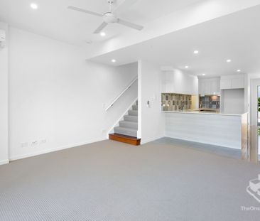 Modern and stylish 2-bedroom apartment in sought after location nea... - Photo 1