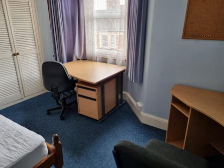 4 bedroom terraced house to rent - Photo 4