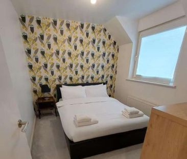 St. Michaels Close, London, E16 - Photo 4