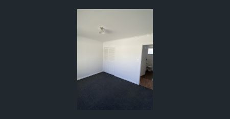 CLEAN & TIDY 2 BR UNIT IN QUIET SINGLE-STORY GROUP, SO CLOSE TO EVERYTHING! - Photo 2