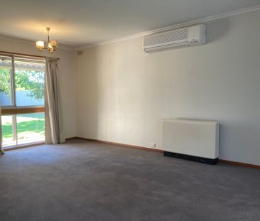 3 Bedroom Home in Hospital Precinct! - Photo 2