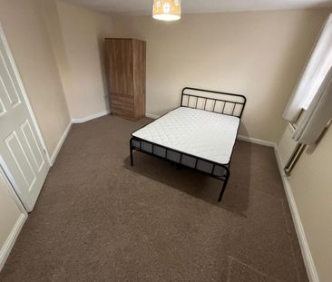 3 bedroom House To Let - Photo 5