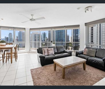 TOP FLOOR APARTMENT RIVER FRONT IN THE HEART OF SURFERS PARADISE - ... - Photo 2