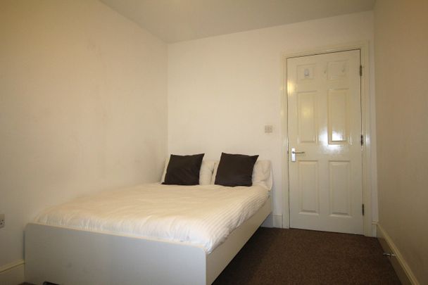 Flat 1, 65 Clarendon Road, LS2 9PB, Leeds - Photo 1