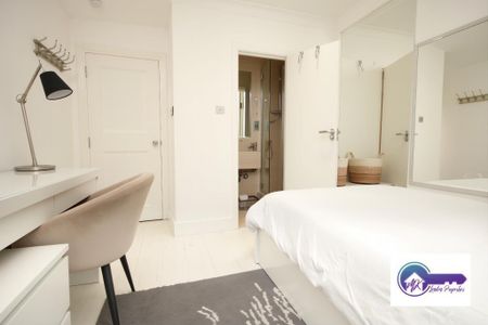 1 bedroom in a flat share to rent - Photo 3