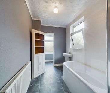 2 bedroom terraced house to rent - Photo 4