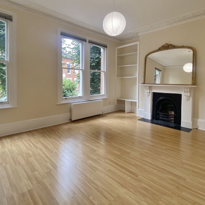 Aynhoe Road, Brook Green, Hammersmith, London, W14 - Photo 1