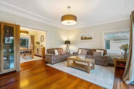 Mission Bay Lifestyle - Sunny, Stylish & Single-Level Living - Photo 2