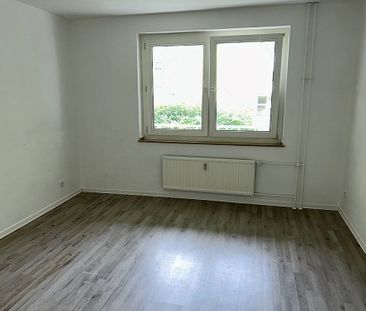 Große 3 Zimmer Wohnung -In Sanierung- - Foto 3