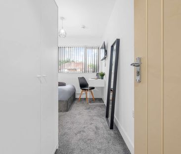 Baguley Street Room 2 - Photo 5