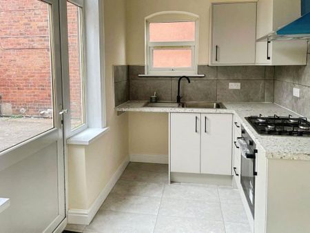 1 bedroom flat to rent - Photo 4