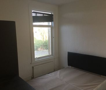 1 Bed Terraced House, Stanley Road, E12 - Photo 5