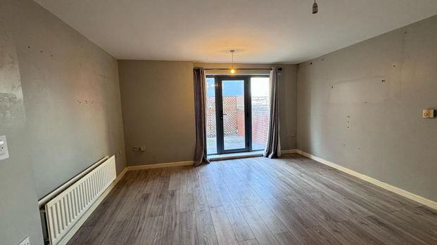 2 bedroom ground floor flat to rent - Photo 1