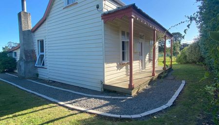 Close to town - Photo 5