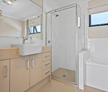 4/15 Rutland Street, Coorparoo QLD 4151 - Townhouse For Rent | Domain - Photo 3