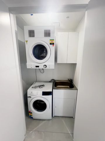 9 Studio Dr, Sydney - Photo 3