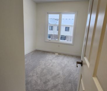 For Lease - 3 Hine Road, Brantford, Ontario - Photo 4