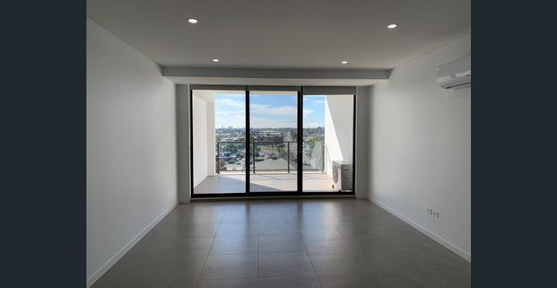 ITS GOT THE LOT - Photo 1