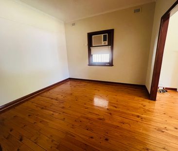 Character Home in Popular Location - Photo 4