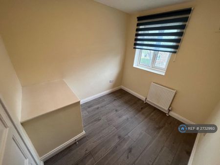 4 bedroom terraced house to rent - Photo 5