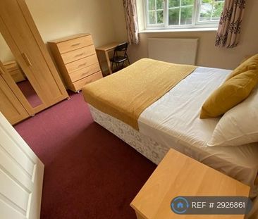 3 bedroom semi-detached house to rent - Photo 2