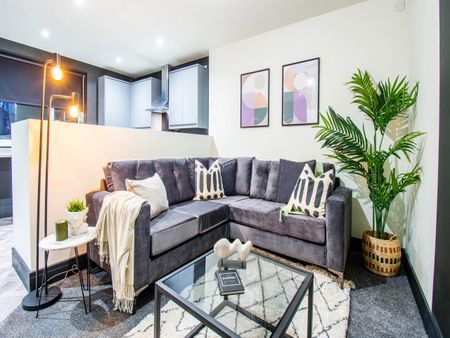Woodville Mount (Room 2), Middleton Park, Leeds - Photo 2