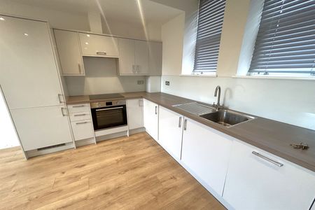 Flat to Rent: Eaton Rise, W5 - Photo 4