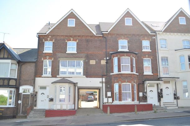 1 Bed Flat, Cardiff Road, LU1 - Photo 1