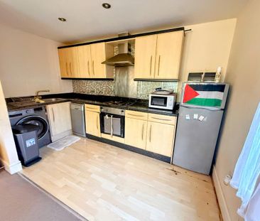 2 bedroom flat to rent - Photo 3