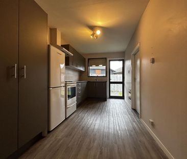 Easy Living in a Sought-After Riccarton Location - Photo 4