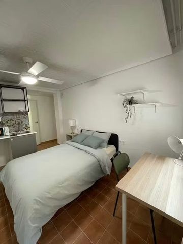 Carrer Ferrandis Luna, Manises, Valencian Community 46940 - Photo 5