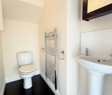 2 bedroom semi-detached house to rent - Photo 6