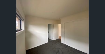 Modern House - Photo 3