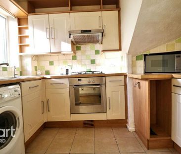 2 bedroom end of terrace house to rent - Photo 2