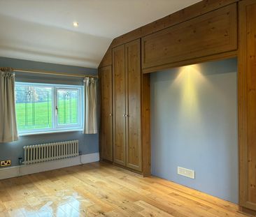 Bradley Lane, Frodsham - Photo 1