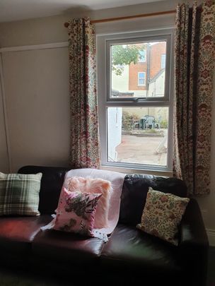 4 bedroom house, 1 en-suite - Photo 1