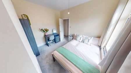 4 bedroom terraced house to rent - Photo 4