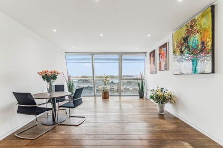 Price £850 pw - Available Now - Unfurnished - Photo 2