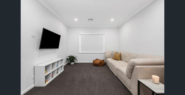 Modern Elegance & Spacious Living - Photo 1