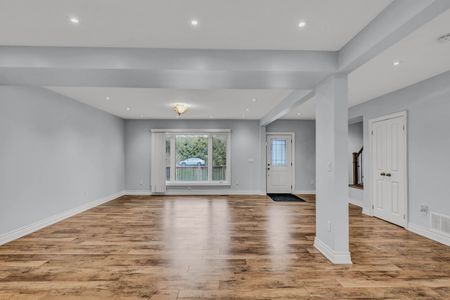 For Lease - 986 Robinson Street, Innisfil, Ontario - Photo 5