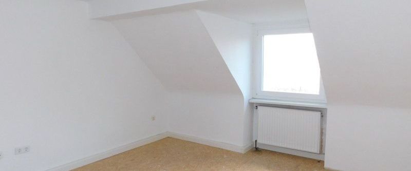 Ost-Viertel: Gemütliche 2-Zimmer-DG-Wohnung, Gas-Etagenheizung - Photo 1