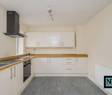 2 bedroom semi-detached house to rent - Photo 4