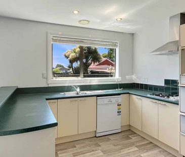 SOCKBURN – 3 BEDROOM NEWLY RENOVATED HOME, HEATPUMP, LARGE BACK YAR... - Photo 3