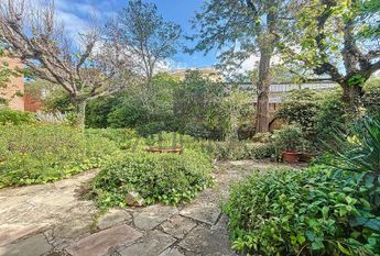 Casa señorial junto a la Clínica Teknon, Barcelona