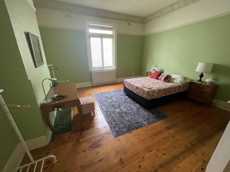 FANTASTIC FOUR BEDROOM HOUSE. - Photo 4